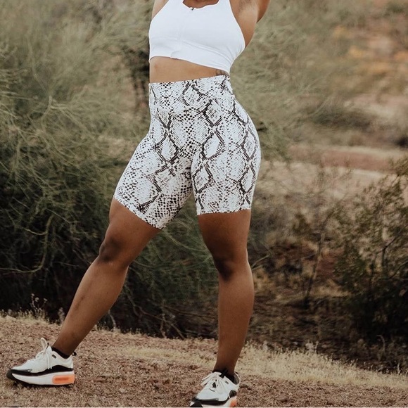 Balance/Vitality Rider Short - Picture 2 of 5